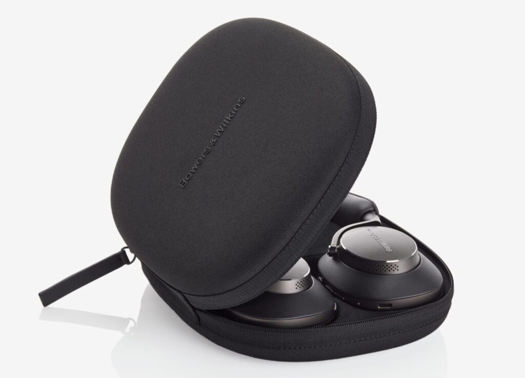 Bowers & Wilkins「Px8 S2」