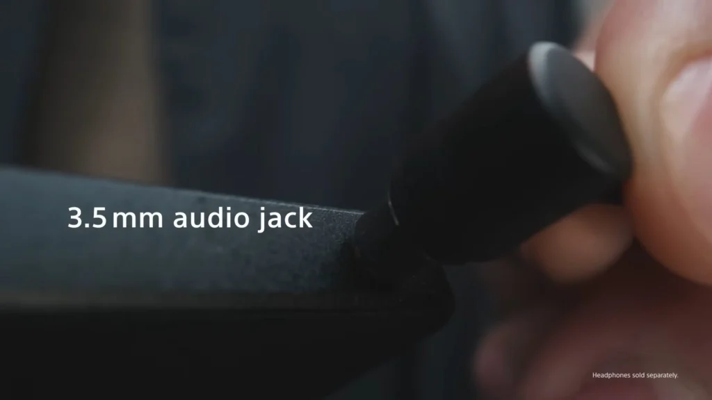 xperia-1-viii-3-5mm-audio-jack-closeup