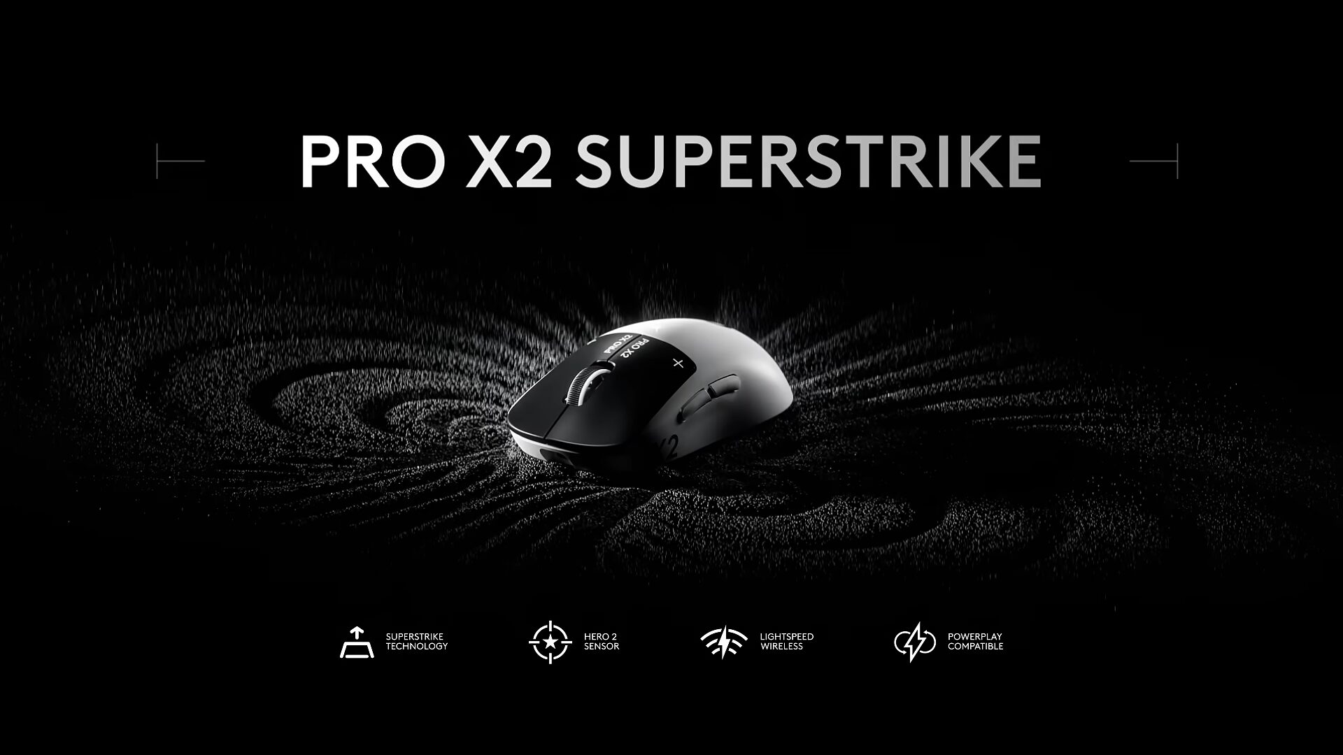 黒背景に置かれたホワイトのPRO X2 SUPERSTRIKE本体とHITS・HERO 2・LIGHTSPEED・POWERPLAYのアイコン