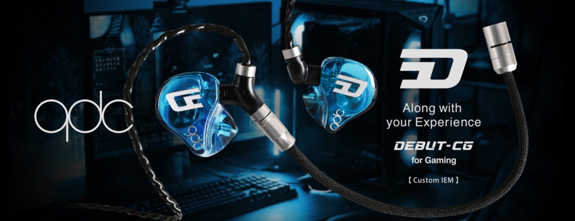 青いシェルが印象的なqdc DEBUT-CGのゲーミング向けカスタムIEMと「DEBUT-CG for Gaming」のロゴ