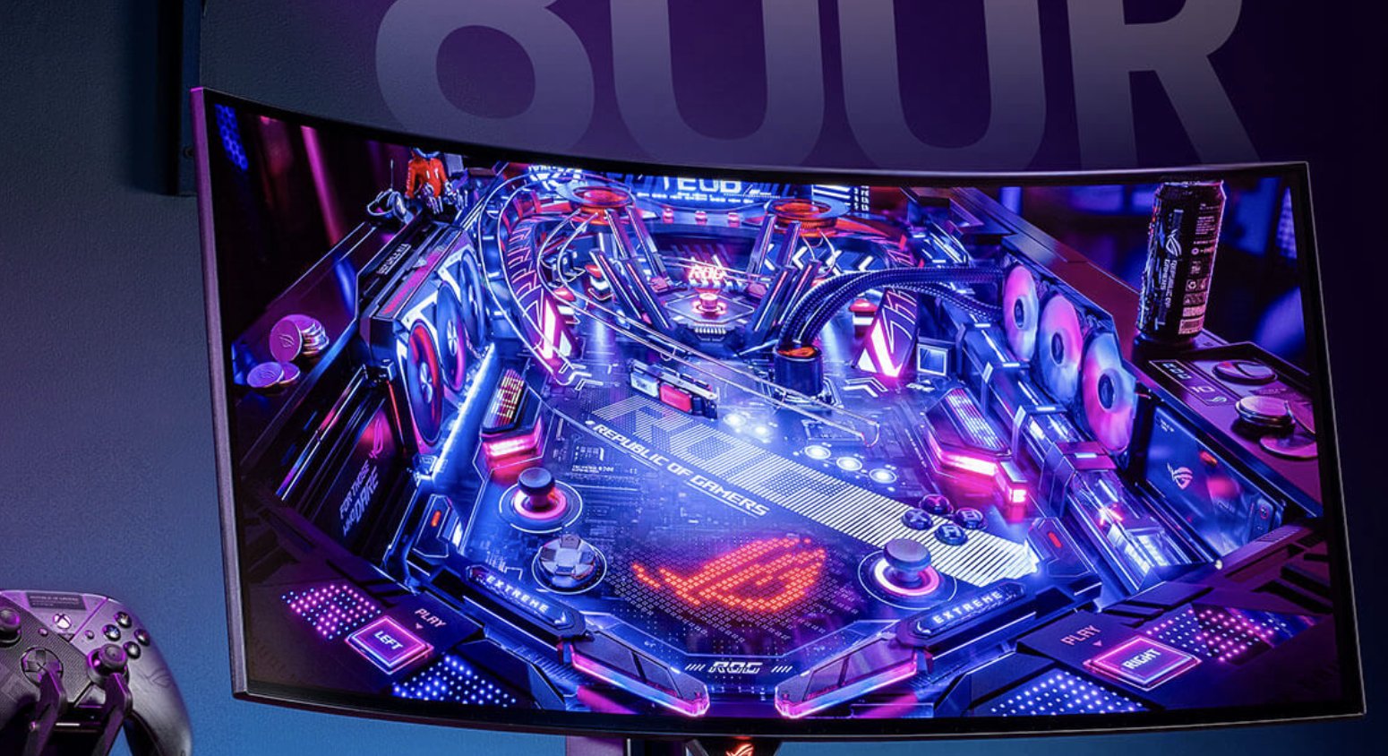 PG34WCDNでゲーム画面を表示した様子。湾曲したウルトラワイドパネルが視界を包む