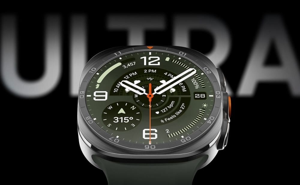 Galaxy Watch Ultra2のチタニウム筐体と、緑のウォッチフェイスを表示した画面