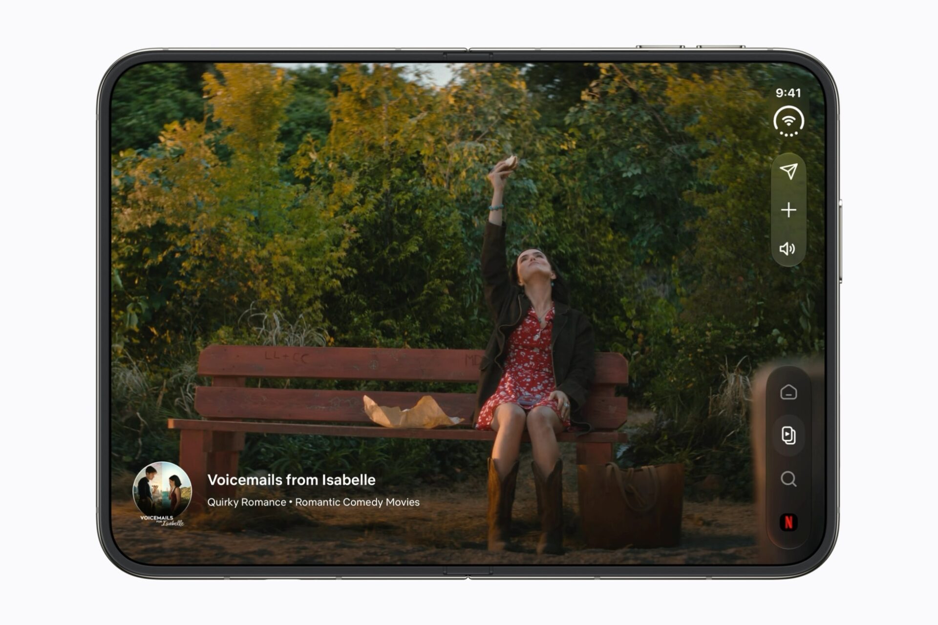 iPhone Duoの内側画面にNetflixアプリを表示した画面