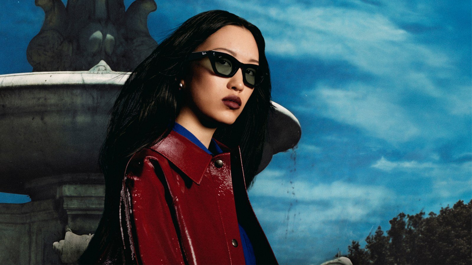 Ray-Ban Meta (Gen 3)をかけた女性のイメージ写真